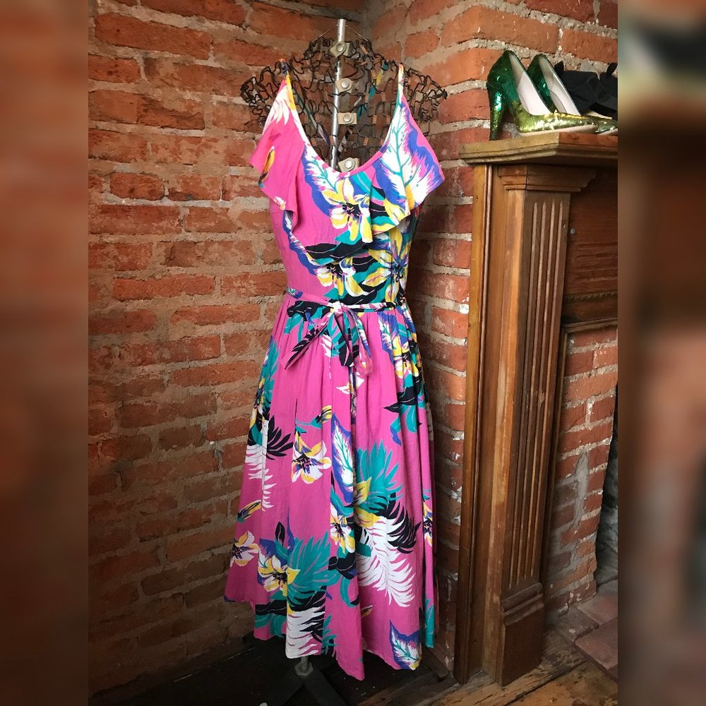 Vintage Hawaiian Dress with pockets!